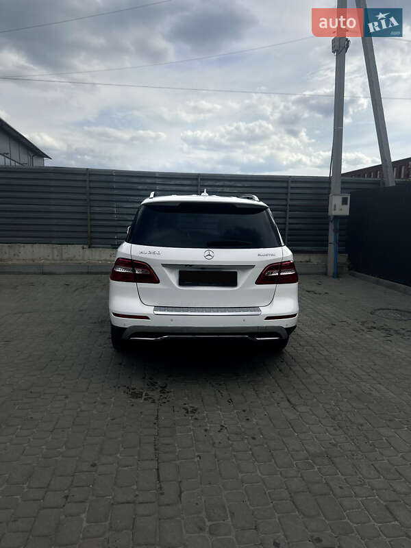 Внедорожник / Кроссовер Mercedes-Benz M-Class 2015 в Львове