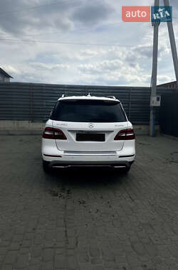 Внедорожник / Кроссовер Mercedes-Benz M-Class 2015 в 