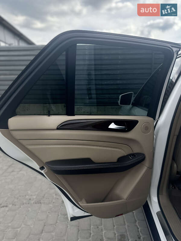 Внедорожник / Кроссовер Mercedes-Benz M-Class 2015 в Львове