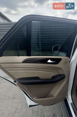 Внедорожник / Кроссовер Mercedes-Benz M-Class 2015 в 