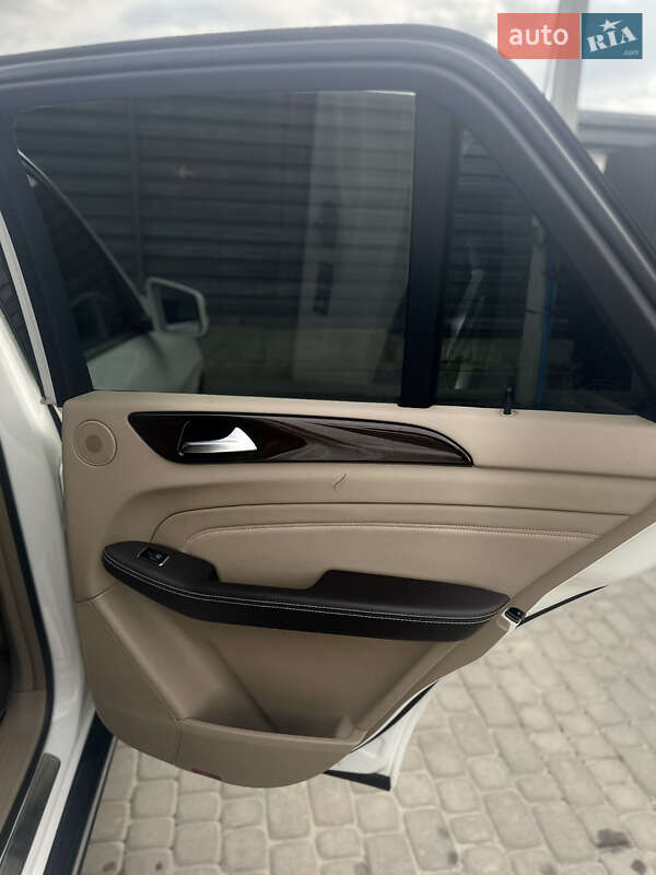 Внедорожник / Кроссовер Mercedes-Benz M-Class 2015 в Львове