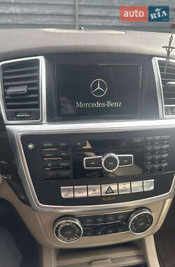 Внедорожник / Кроссовер Mercedes-Benz M-Class 2015 в 