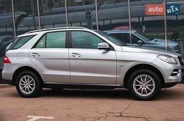 Внедорожник / Кроссовер Mercedes-Benz M-Class 2012 в 