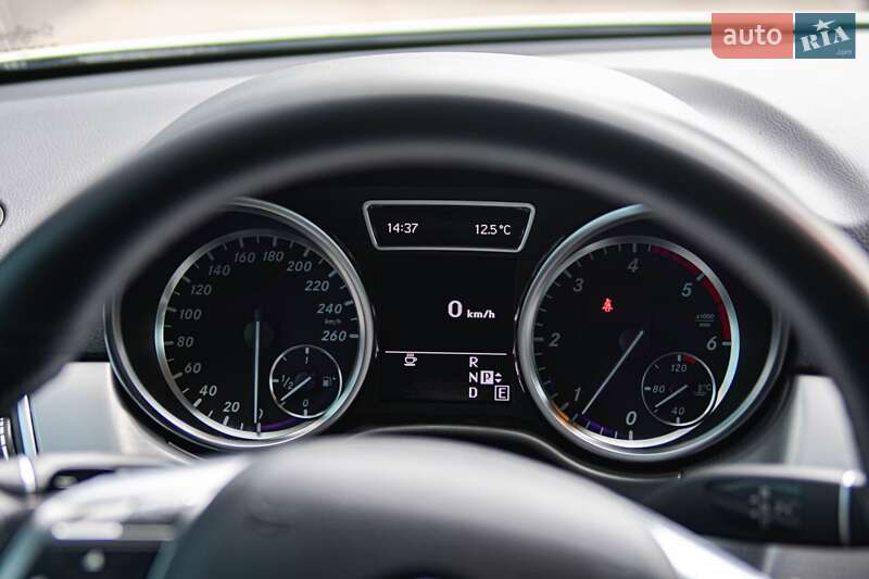 Внедорожник / Кроссовер Mercedes-Benz M-Class 2012 в Киеве