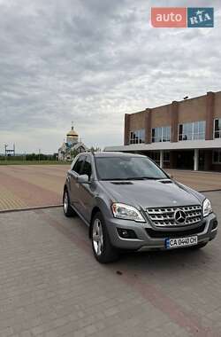 Внедорожник / Кроссовер Mercedes-Benz M-Class 2011 в 