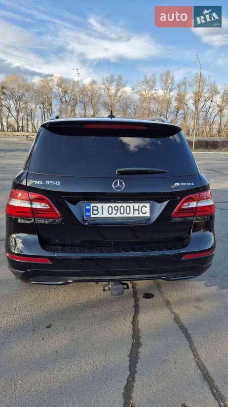 Внедорожник / Кроссовер Mercedes-Benz M-Class 2011 в Полтаве