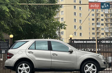 Внедорожник / Кроссовер Mercedes-Benz M-Class 2006 в 