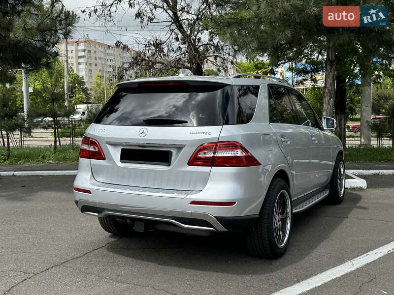 Позашляховик / Кросовер Mercedes-Benz M-Class 2014 в Одесі