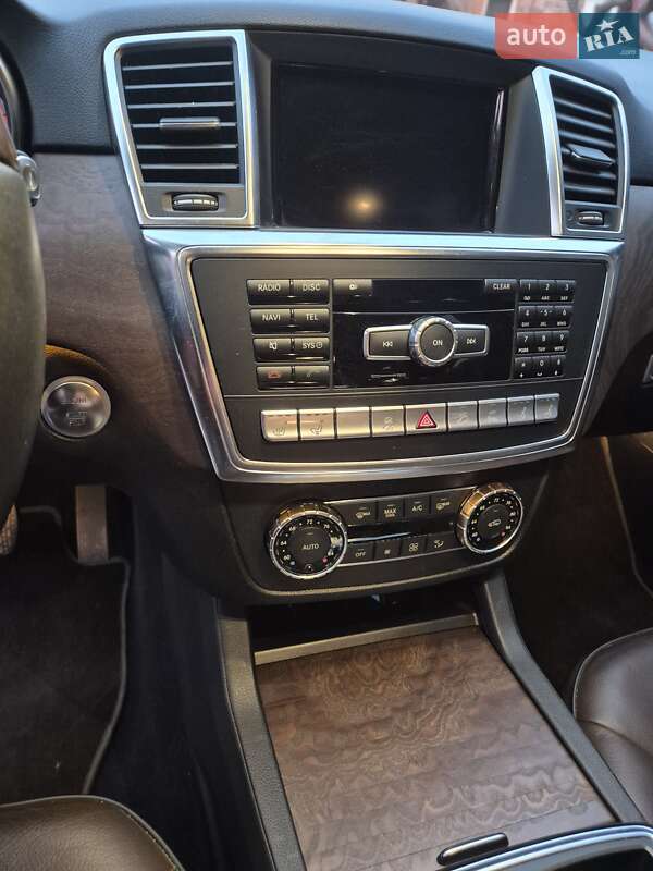 Внедорожник / Кроссовер Mercedes-Benz M-Class 2013 в Луцке