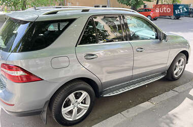 Позашляховик / Кросовер Mercedes-Benz M-Class 2012 в 