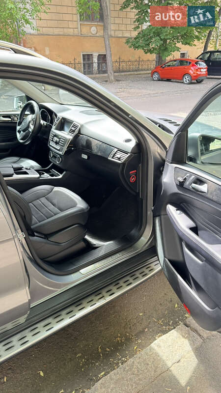 Внедорожник / Кроссовер Mercedes-Benz M-Class 2012 в Одессе