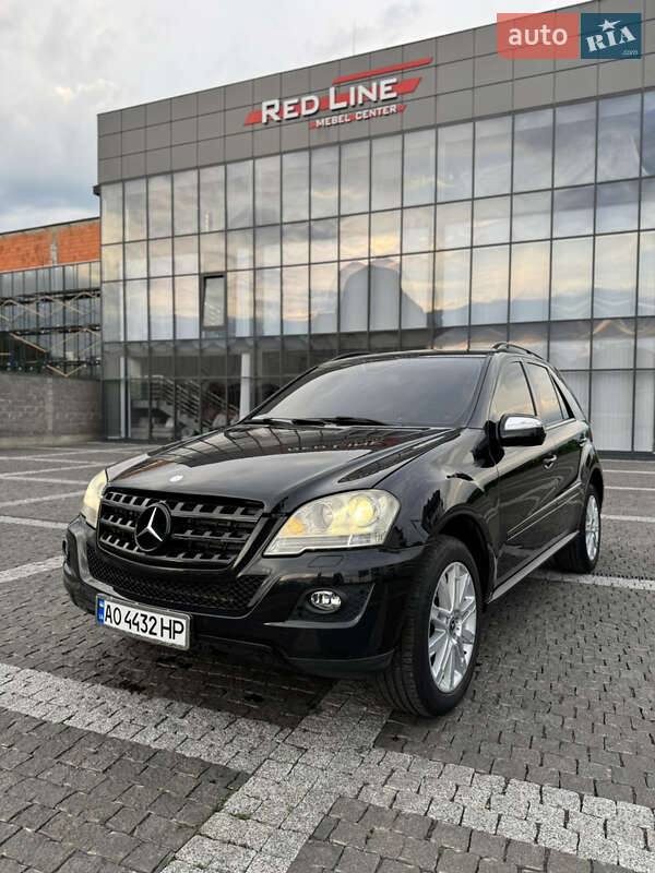 Позашляховик / Кросовер Mercedes-Benz M-Class 2010 в 
