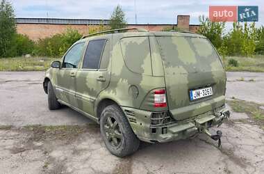 Внедорожник / Кроссовер Mercedes-Benz M-Class 2002 в 