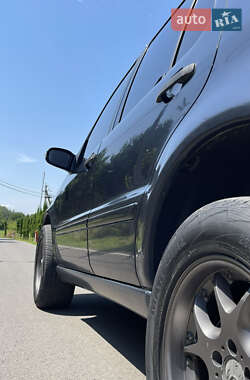 Внедорожник / Кроссовер Mercedes-Benz M-Class 2001 в 