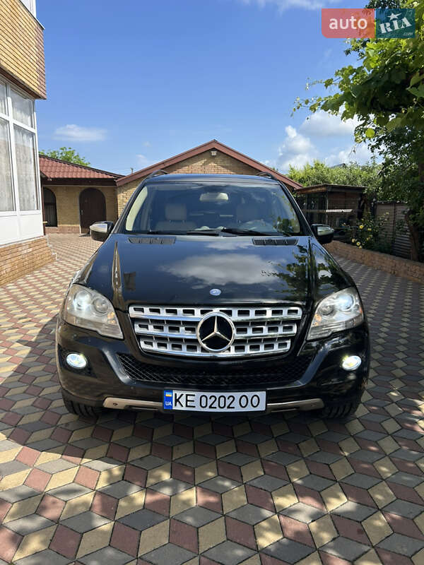 Mercedes-Benz M-Class 2009