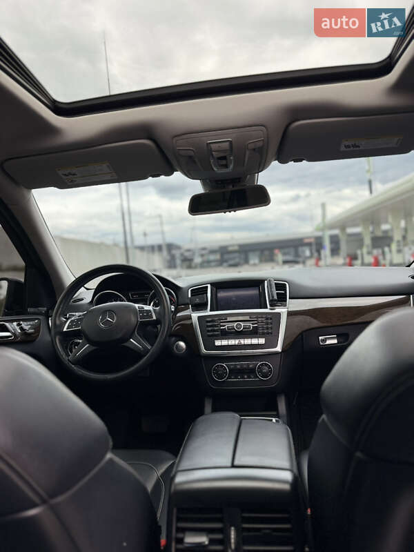 Внедорожник / Кроссовер Mercedes-Benz M-Class 2014 в Вишневом фото 9 Внедорожник / Кроссовер Mercedes-Benz M-Class 2014 в Вишневом