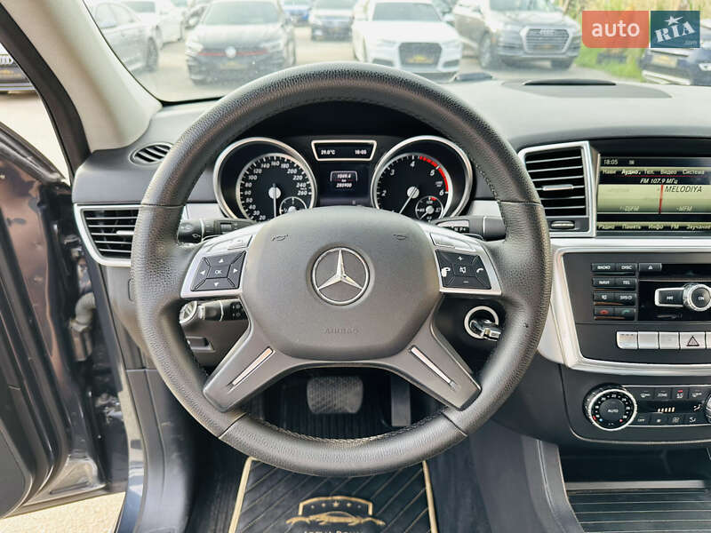 Позашляховик / Кросовер Mercedes-Benz M-Class 2013 в Харкові