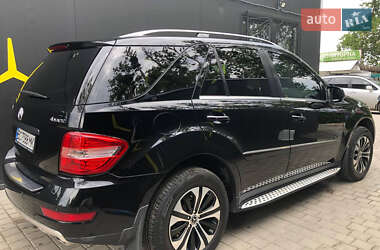 Внедорожник / Кроссовер Mercedes-Benz M-Class 2009 в 