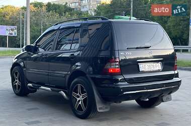 Внедорожник / Кроссовер Mercedes-Benz M-Class 2003 в 