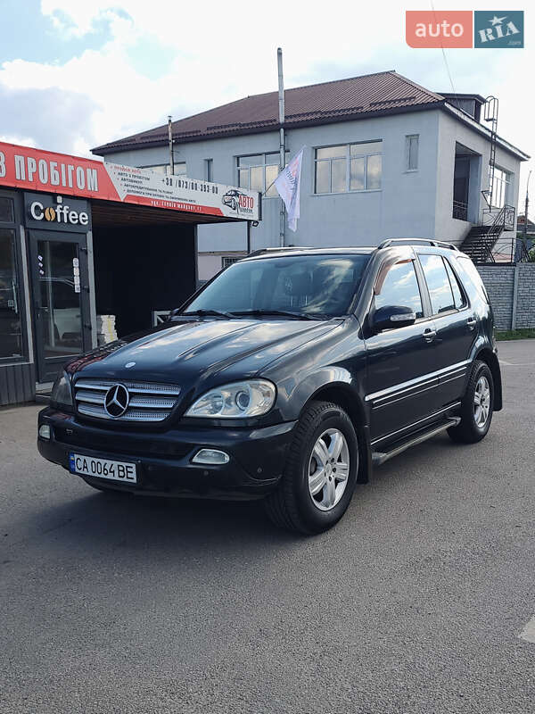 Mercedes-Benz M-Class 2005