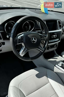 Внедорожник / Кроссовер Mercedes-Benz M-Class 2014 в 