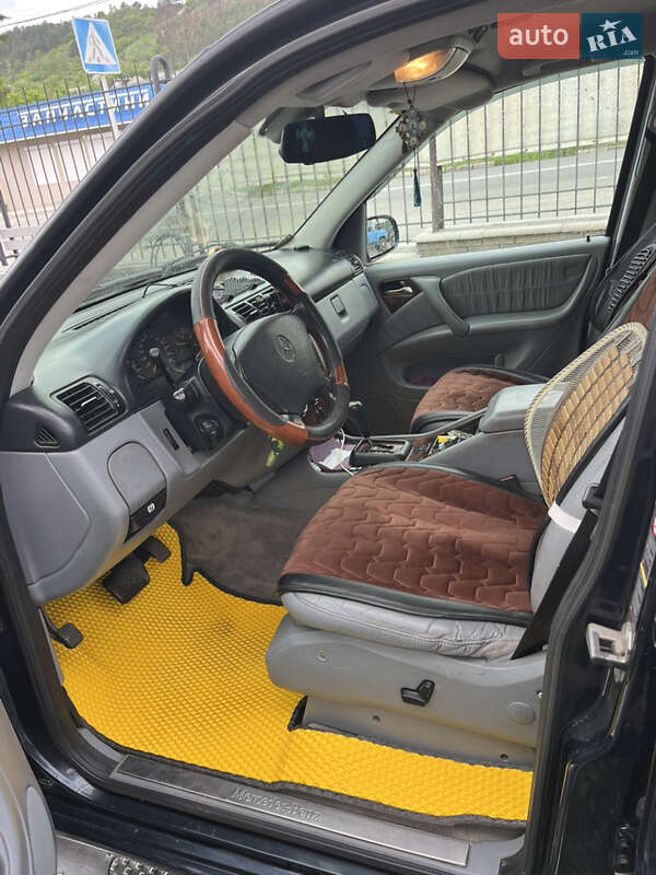 Внедорожник / Кроссовер Mercedes-Benz M-Class 2003 в Могилев-Подольске фото 13 Внедорожник / Кроссовер Mercedes-Benz M-Class 2003 в Могилев-Подольске