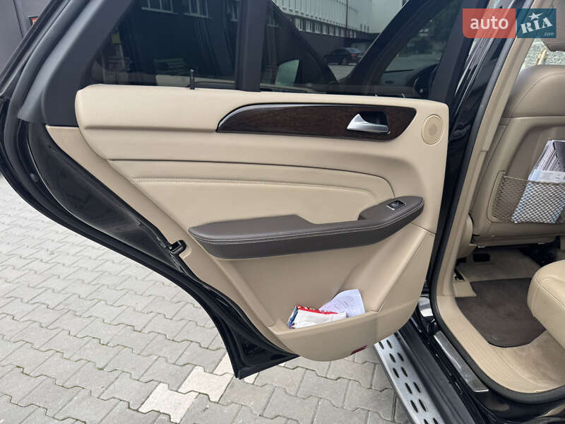 Внедорожник / Кроссовер Mercedes-Benz M-Class 2013 в Черновцах