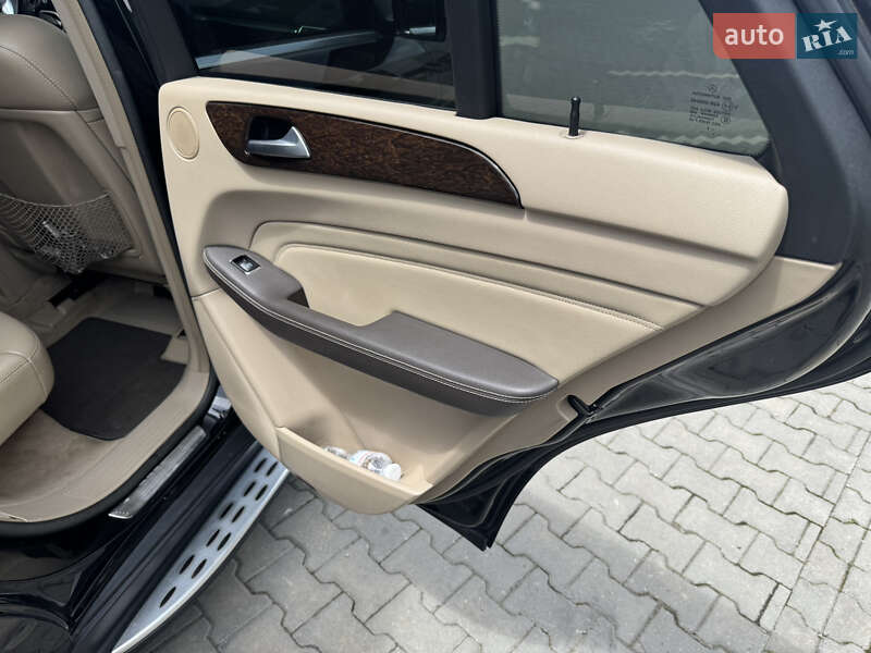 Внедорожник / Кроссовер Mercedes-Benz M-Class 2013 в Черновцах