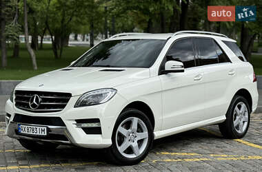 Позашляховик / Кросовер Mercedes-Benz M-Class 2013 в 