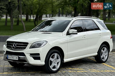 Позашляховик / Кросовер Mercedes-Benz M-Class 2013 в 