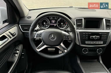 Позашляховик / Кросовер Mercedes-Benz M-Class 2013 в 