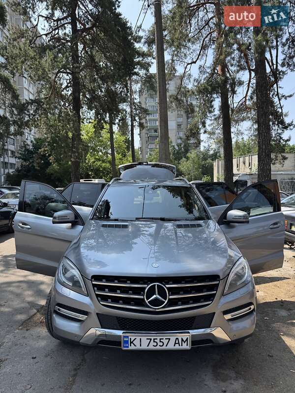 Позашляховик / Кросовер Mercedes-Benz M-Class 2013 в Києві