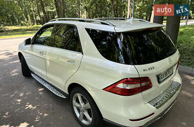 Внедорожник / Кроссовер Mercedes-Benz M-Class 2013 в 