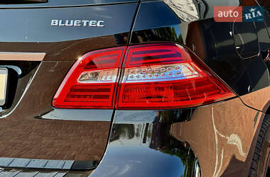 Внедорожник / Кроссовер Mercedes-Benz M-Class 2013 в 