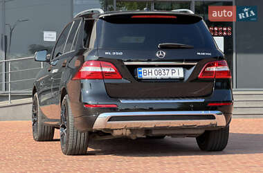 Внедорожник / Кроссовер Mercedes-Benz M-Class 2013 в 