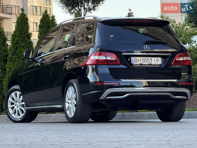 Внедорожник / Кроссовер Mercedes-Benz M-Class 2013 в Одессе