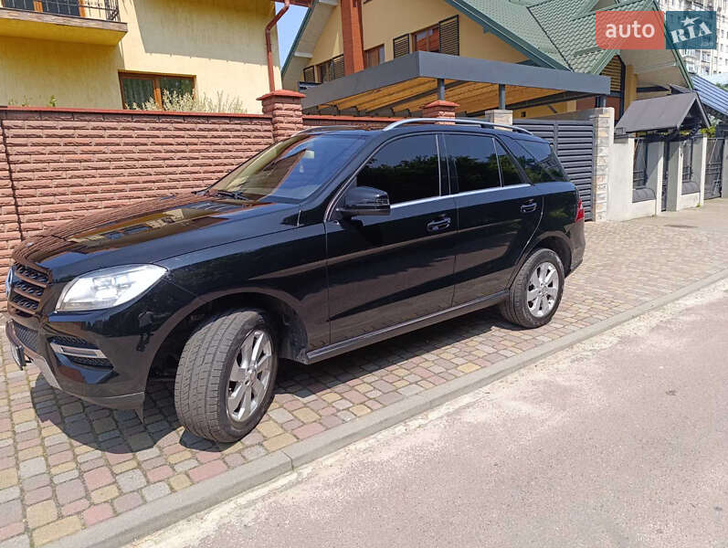 Внедорожник / Кроссовер Mercedes-Benz M-Class 2013 в 