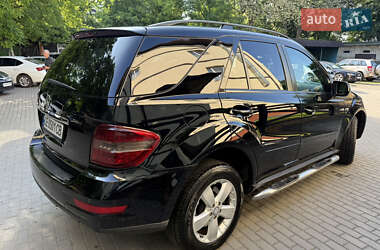 Позашляховик / Кросовер Mercedes-Benz M-Class 2010 в 
