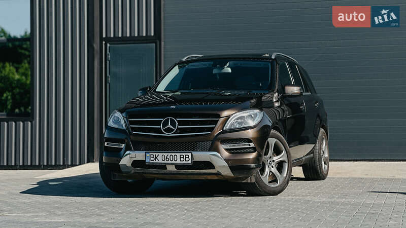 Внедорожник / Кроссовер Mercedes-Benz M-Class 2014 в Ровно