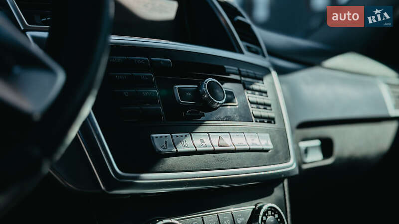 Внедорожник / Кроссовер Mercedes-Benz M-Class 2014 в Ровно