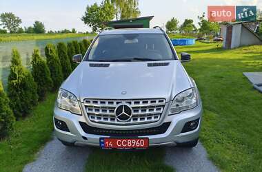 Внедорожник / Кроссовер Mercedes-Benz M-Class 2011 в Дубно