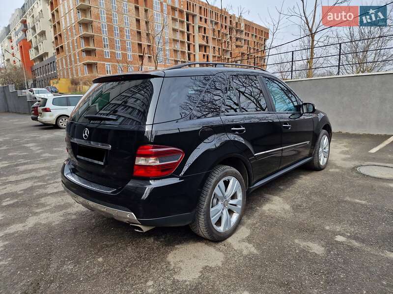 Позашляховик / Кросовер Mercedes-Benz M-Class 2008 в Чернівцях