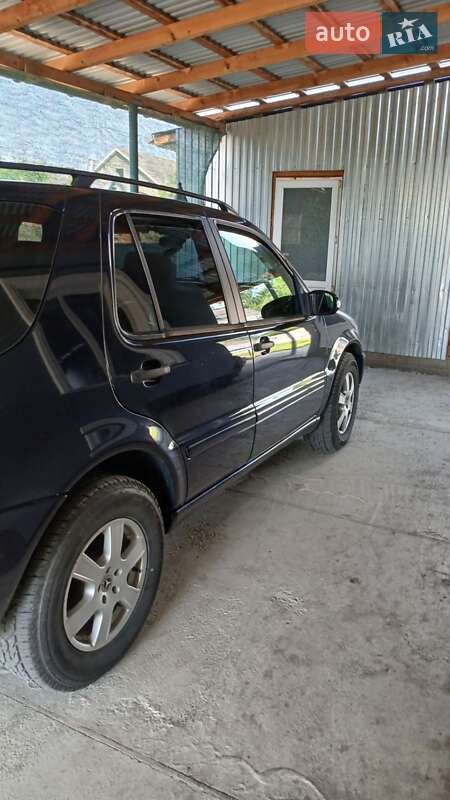 Внедорожник / Кроссовер Mercedes-Benz M-Class 2004 в Новоселице фото 3 Внедорожник / Кроссовер Mercedes-Benz M-Class 2004 в Новоселице