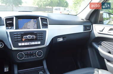 Внедорожник / Кроссовер Mercedes-Benz M-Class 2013 в 