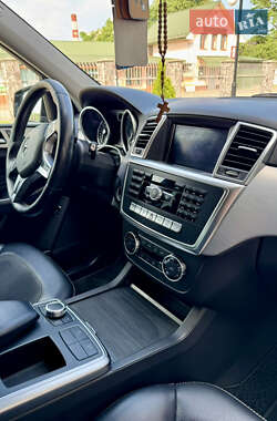 Внедорожник / Кроссовер Mercedes-Benz M-Class 2014 в 