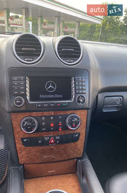 Внедорожник / Кроссовер Mercedes-Benz M-Class 2006 в 