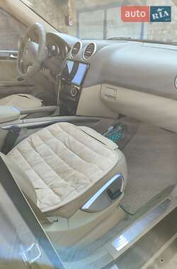 Внедорожник / Кроссовер Mercedes-Benz M-Class 2006 в 