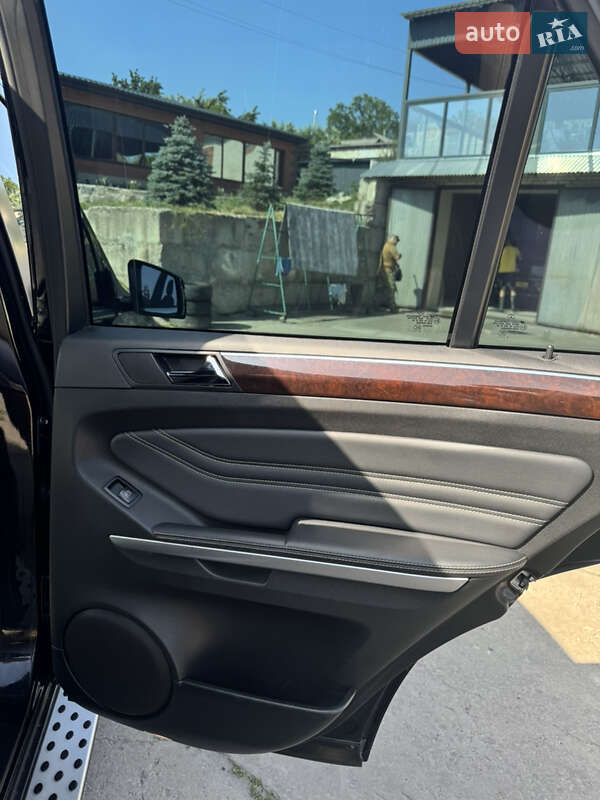 Позашляховик / Кросовер Mercedes-Benz M-Class 2010 в Харкові