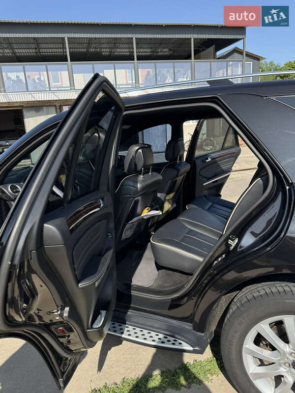 Внедорожник / Кроссовер Mercedes-Benz M-Class 2010 в Богодухове