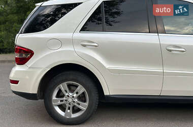 Позашляховик / Кросовер Mercedes-Benz M-Class 2011 в 